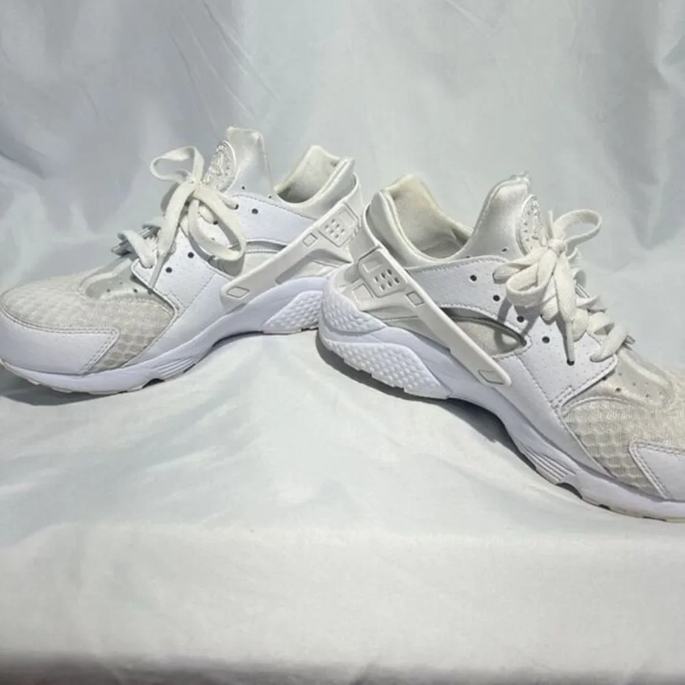 Size 8.5 - Nike Air Huarache Run Triple White‎ 2016